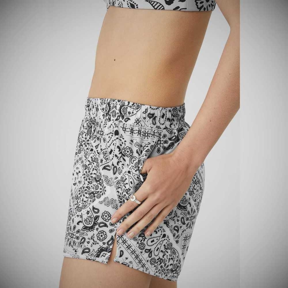 Bermudas Alo Yoga Bandana Stride Mujer Blancos | MX-43MPDE