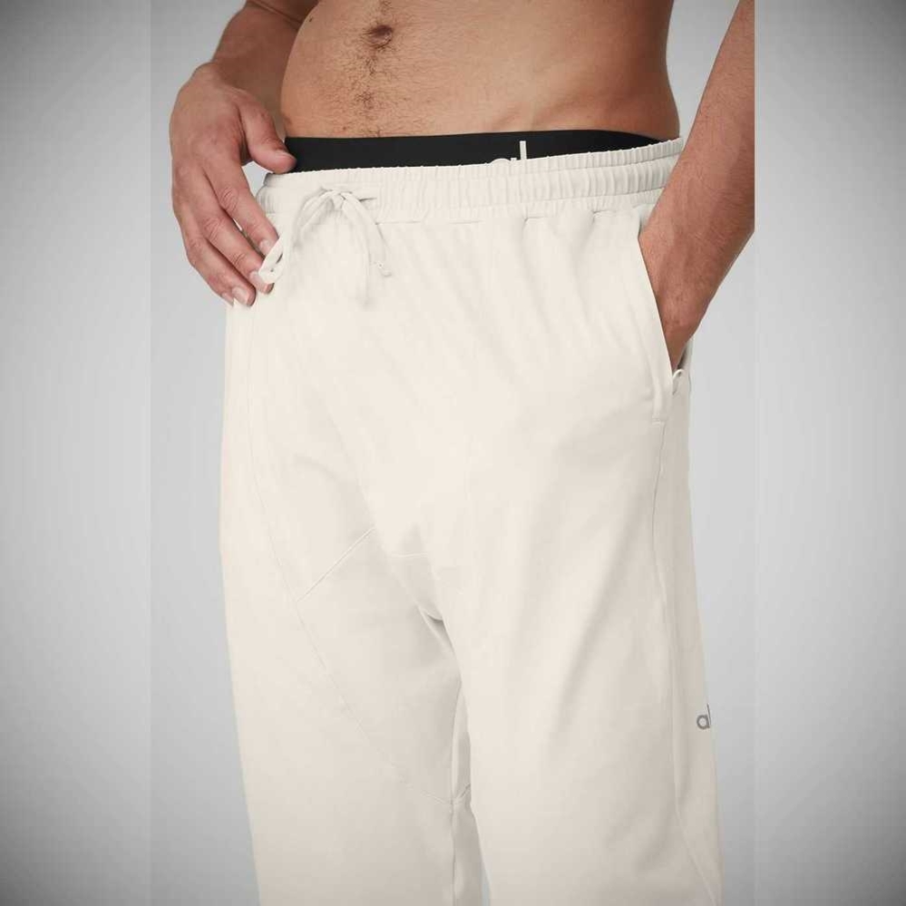 Pantalones Alo Yoga Conquer Revitalize Hombre Beige | MX-02FSCD