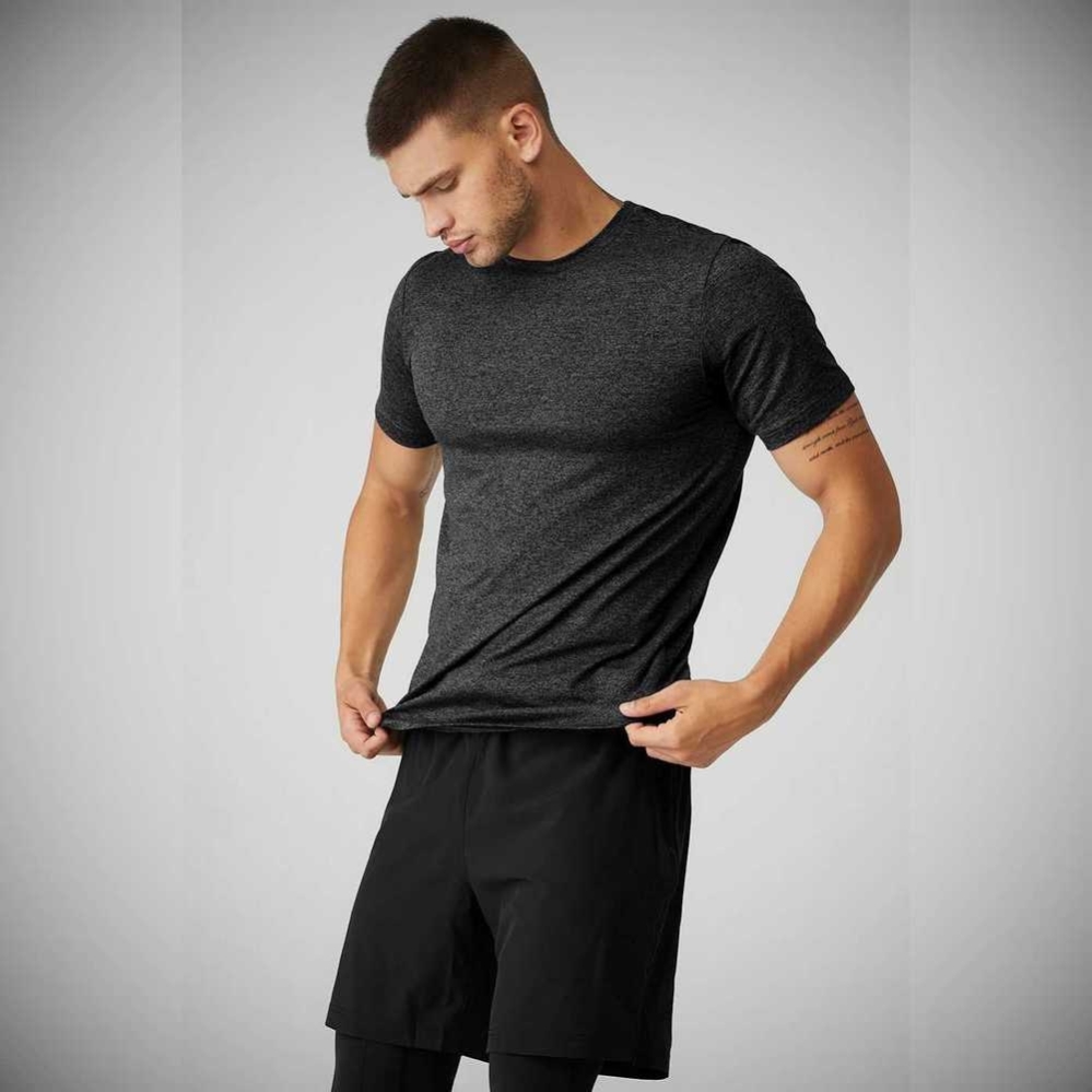 Short Sleeve Alo Yoga Conquer Reform Crewneck Hombre Grises Oscuro | MX-75KULZ