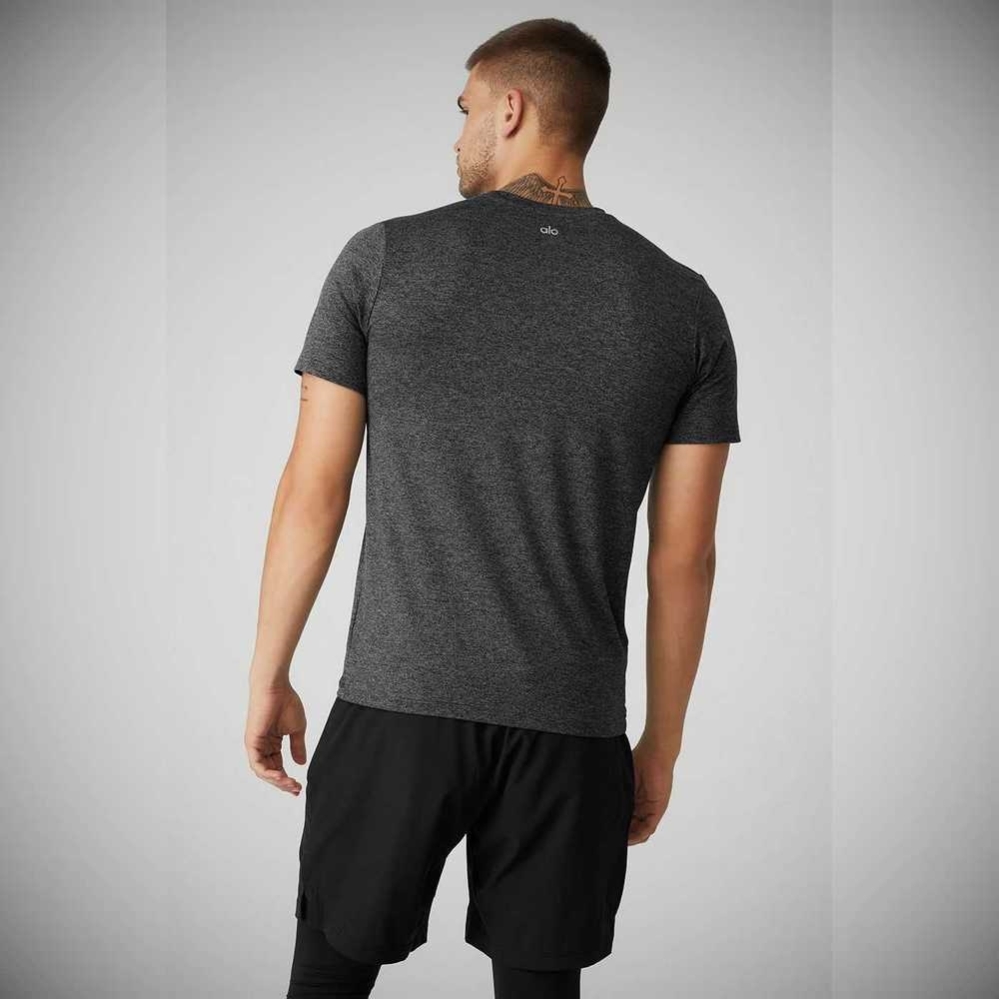 Short Sleeve Alo Yoga Conquer Reform Crewneck Hombre Grises Oscuro | MX-75KULZ